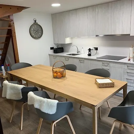 Tuca Del Mont アパート