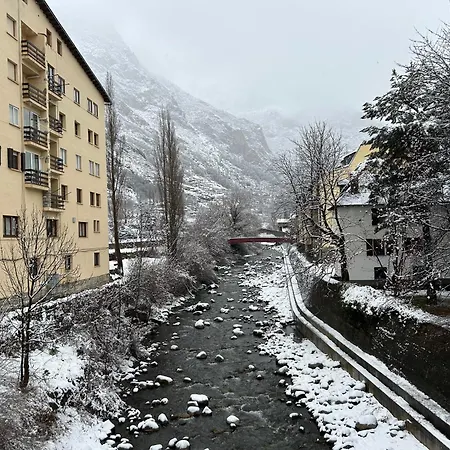 Tuca Del Mont